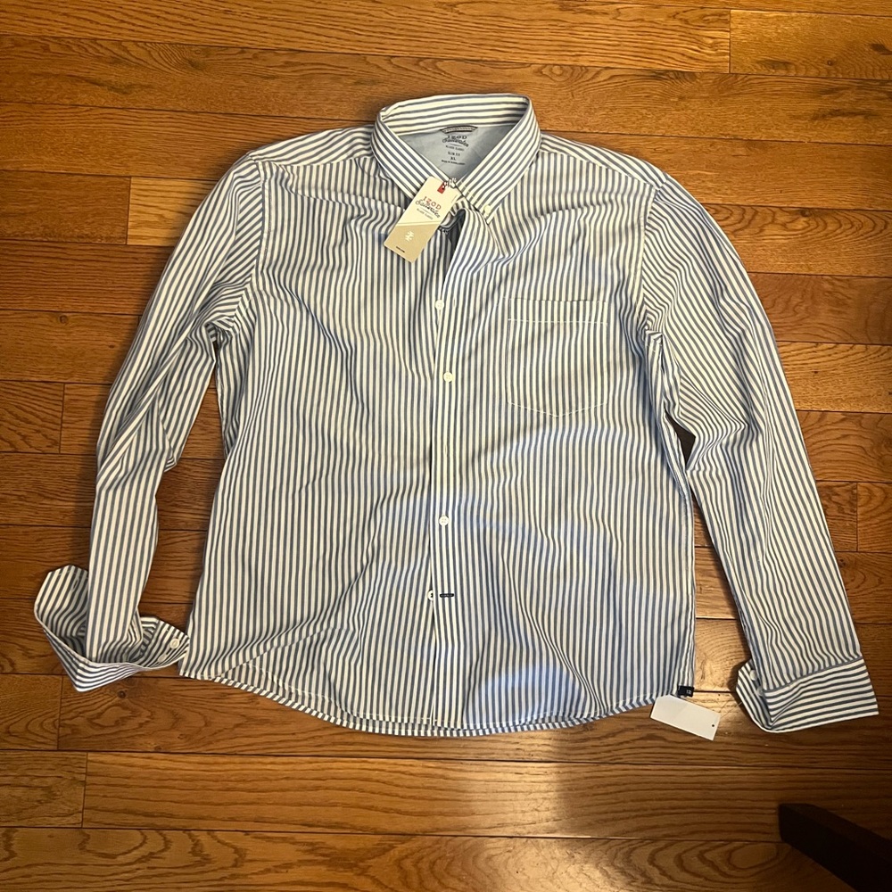 Men’s Izod button down shirt